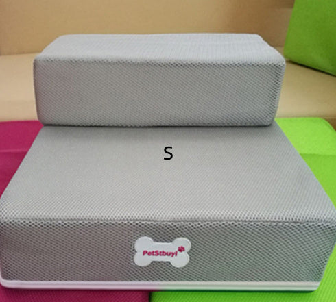 Easy Climb: Cosy Steps for Your Furry Friend